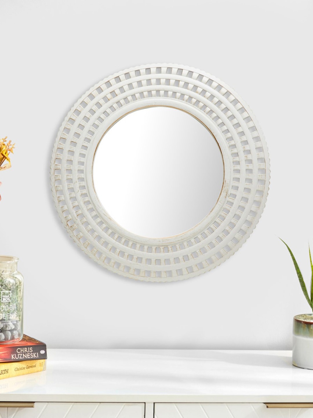 

Home Centre Corsica Reflection White & Black Textured Cut-out Detailed Round Wall Mirror
