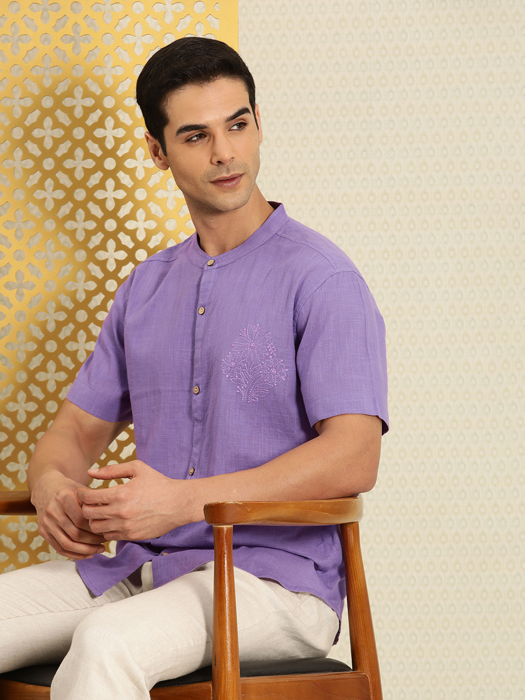

House of Pataudi Jashn Floral Embroidered Pure Cotton Casual Shirt, Purple
