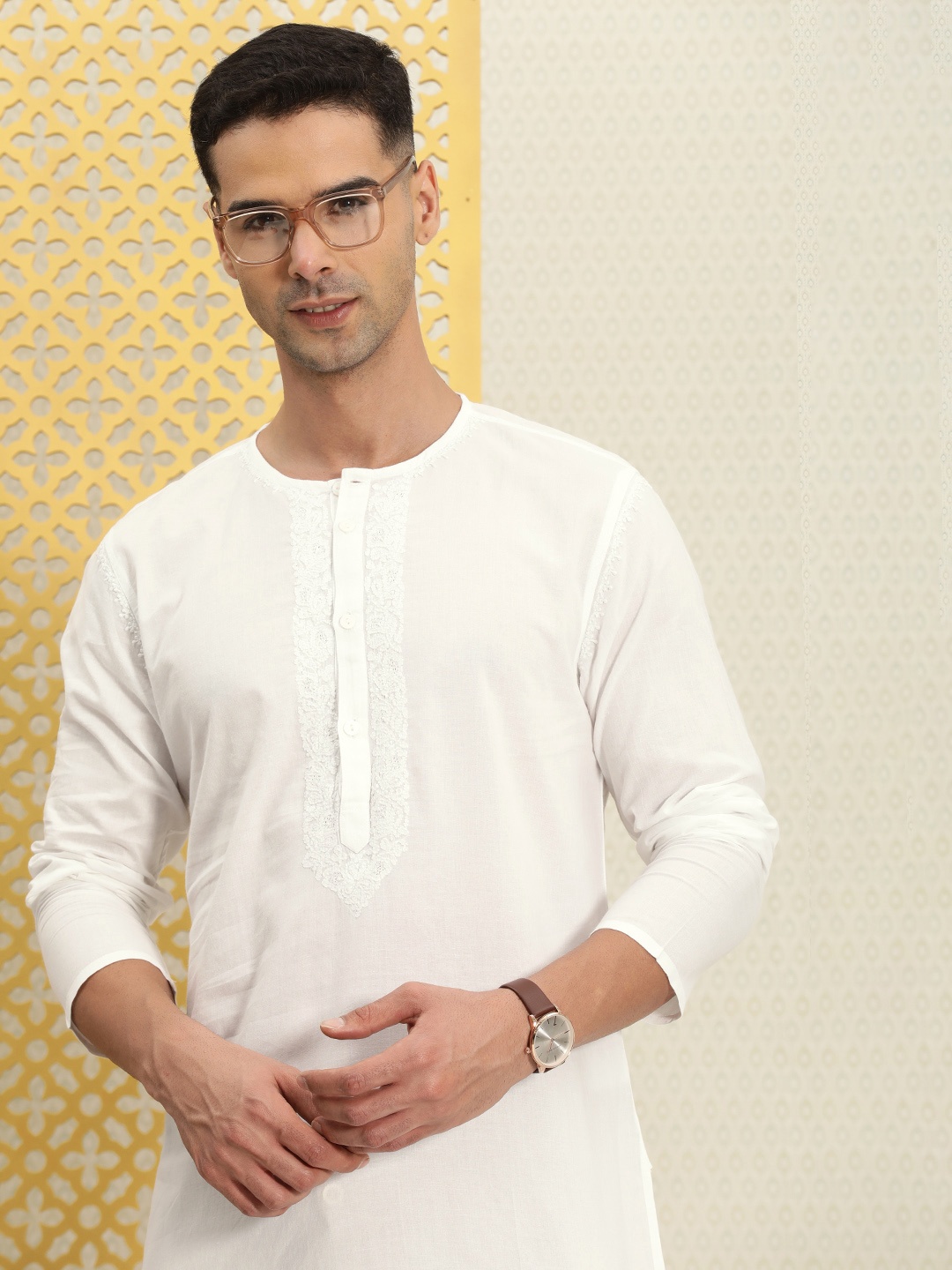 House of Pataudi Men Pure Cotton Solid Chikankari Jashn Short Kurta, White