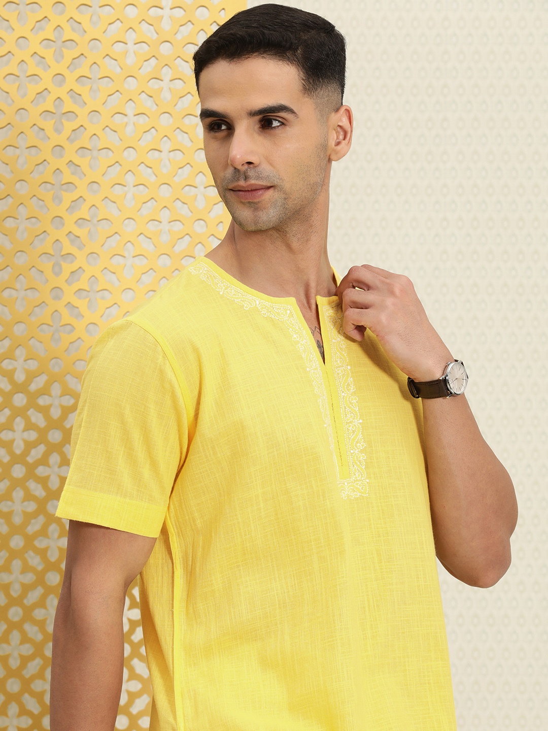 

House of Pataudi Men Pure Cotton Solid Chikankari Jashn Short Kurta, Yellow