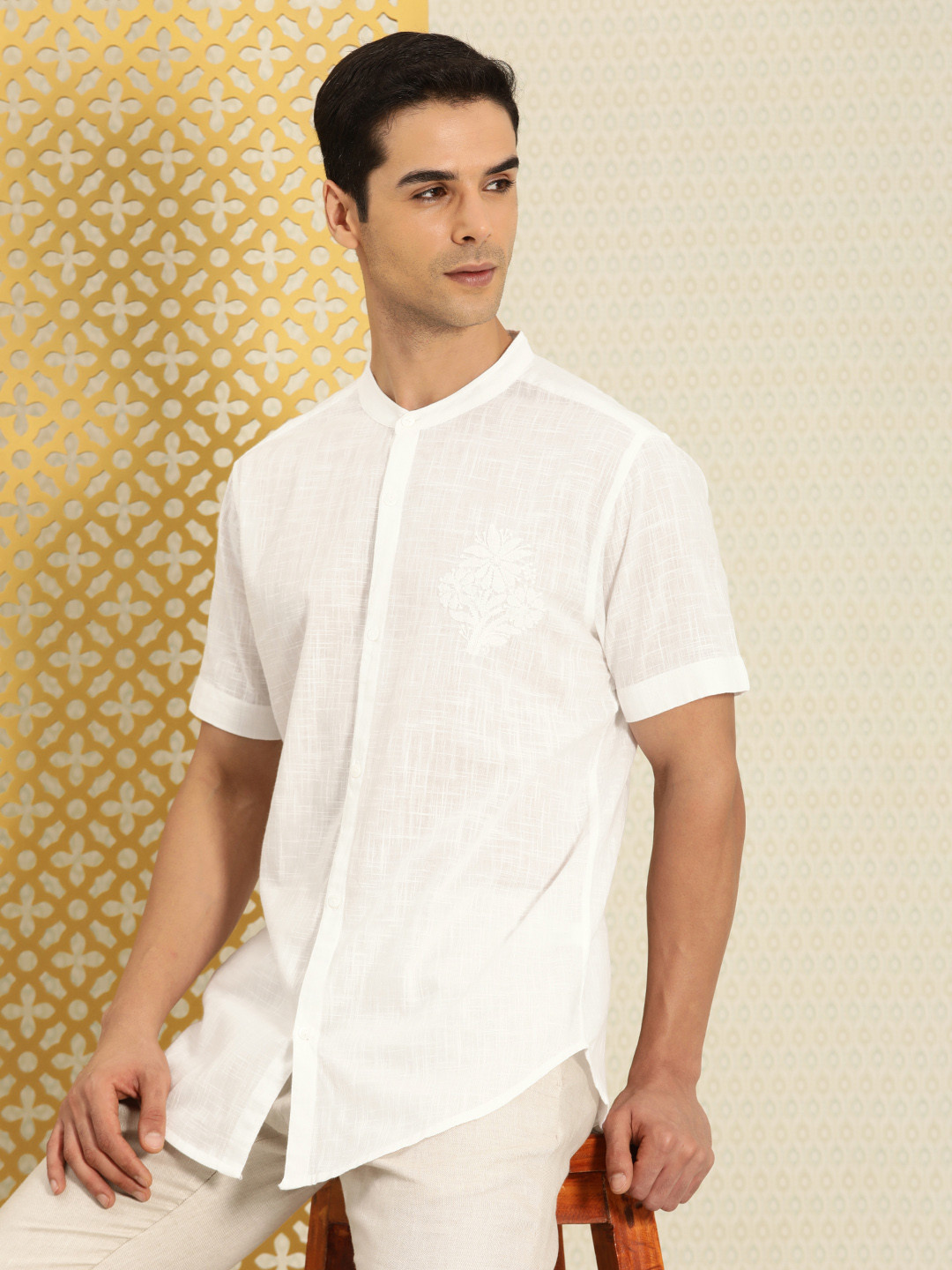 

House of Pataudi Jashn Floral Embroidered Pure Cotton Casual Shirt, White