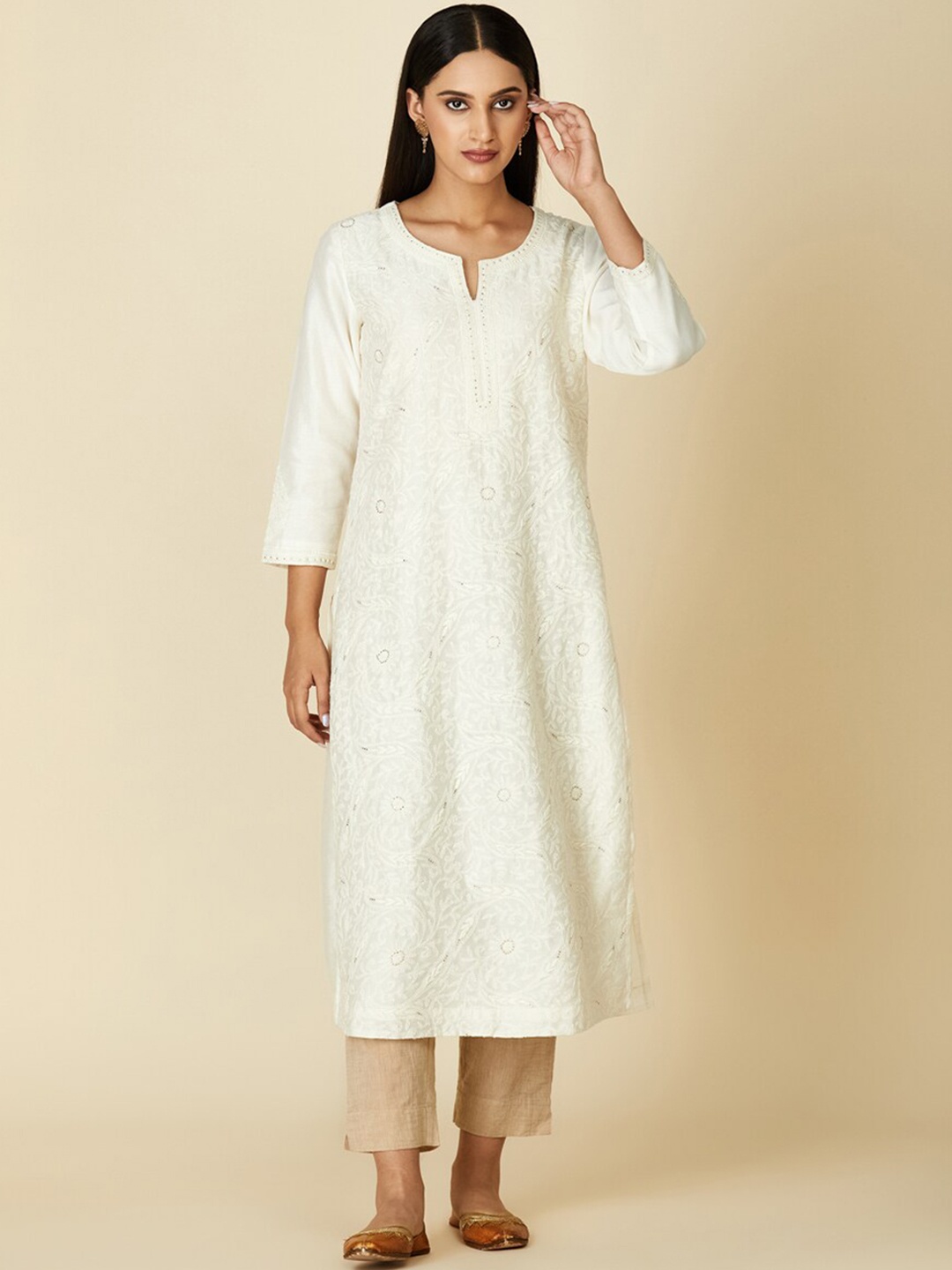 

Fabindia Women Off White Floral Embroidered Thread Work Kurta
