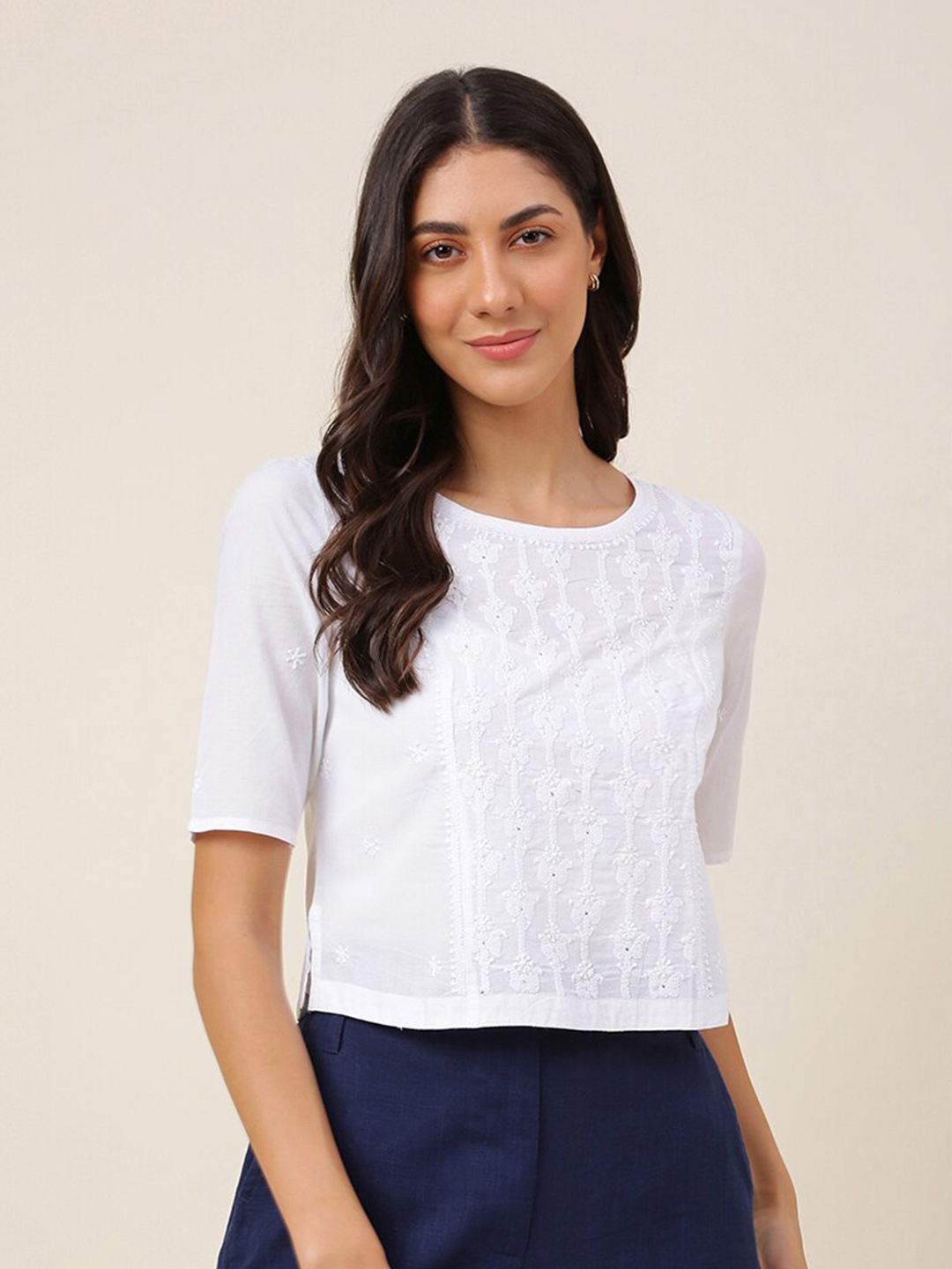 

Fabindia White Ethnic Embroidered Short Sleeves Pure Cotton Crop Top