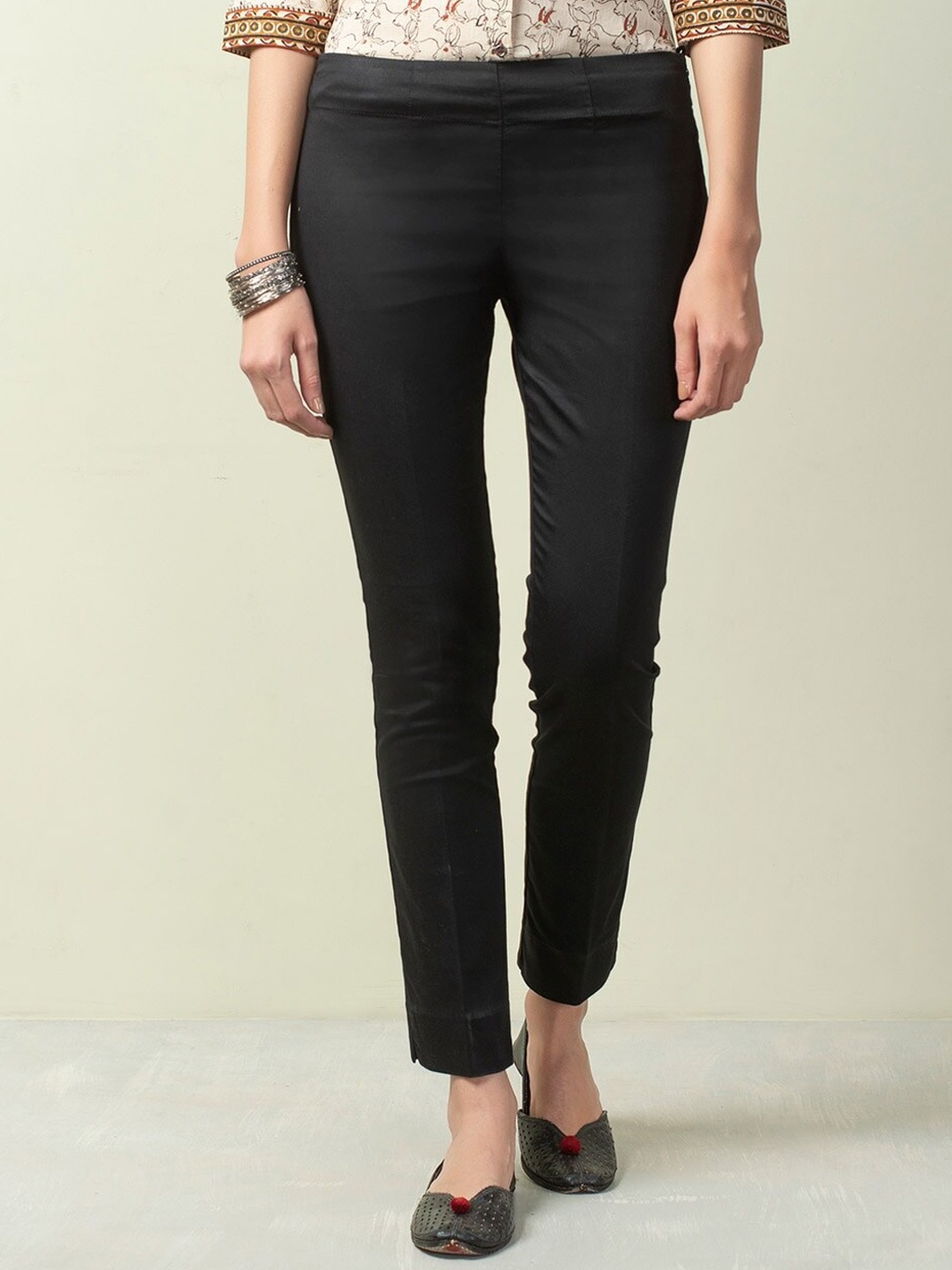 

Fabindia Women Black Slim Fit Trousers