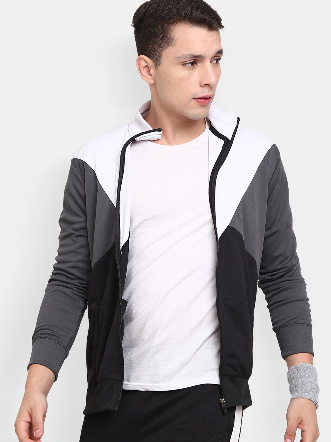 

V-Mart Men Color Blocked Tracksuits, Black