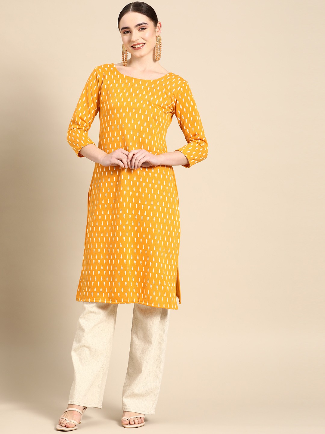 

Saadgi Women Mustard Yellow Woollen Ethnic Motifs Kurta