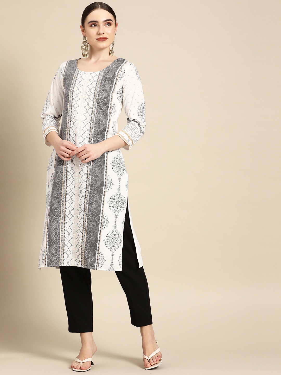 

Saadgi Women Grey & White Ethnic Motifs Printed Straight Wool Kurta