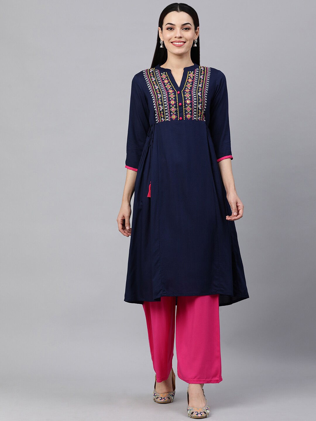 

MAAND Women Embroidered Thread Work Kurta, Navy blue