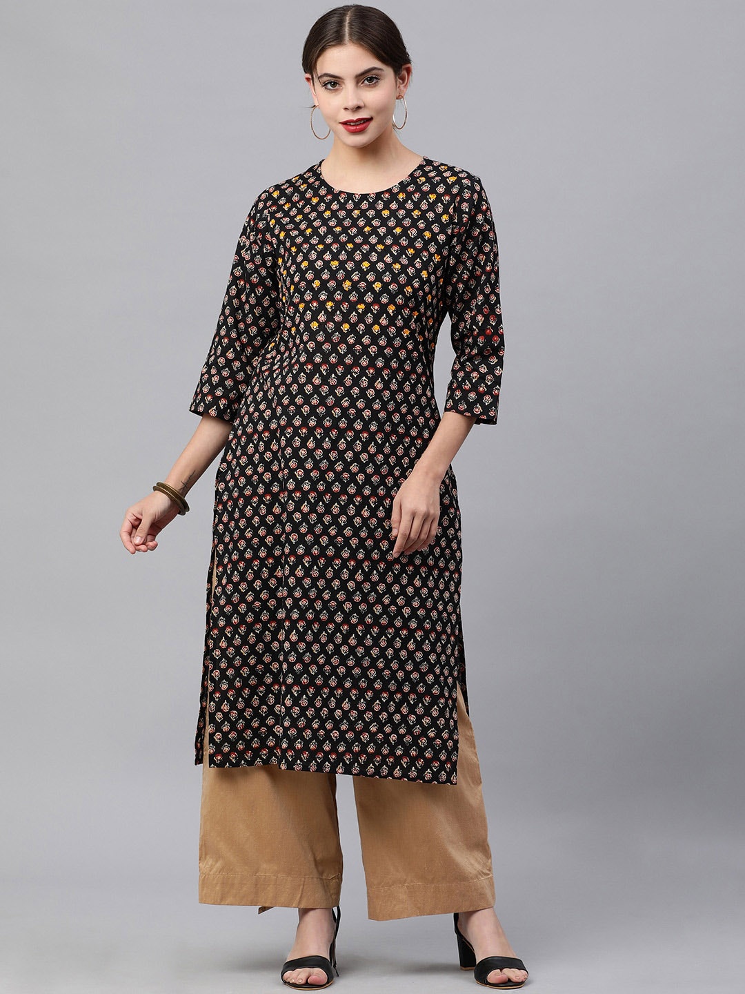 

MAAND Floral Embroidered Thread Work Cotton Kurta, Black