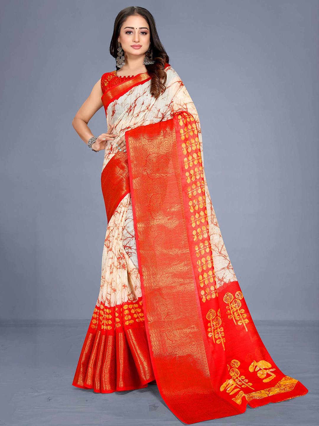 

VENISA Cream-Coloured & Red Tie and Dye Zari Saree