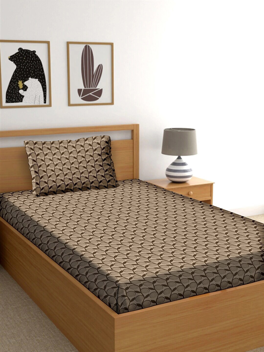 

BELLA CASA Brown & Cream-Coloured Floral 150 TC Single Bedsheet with 1 Pillow Covers