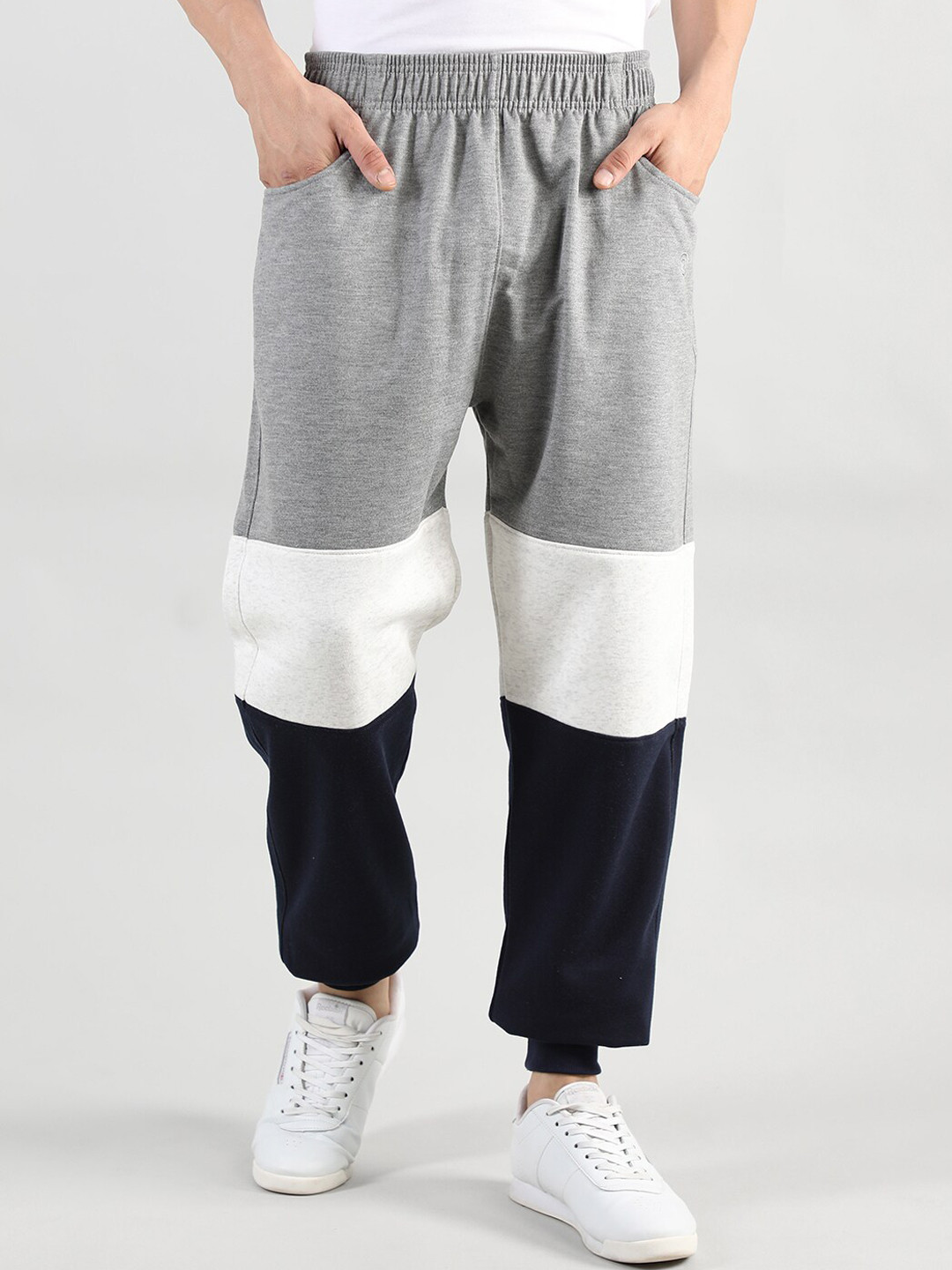 

CHKOKKO Men Colourblocked Joggers, Grey