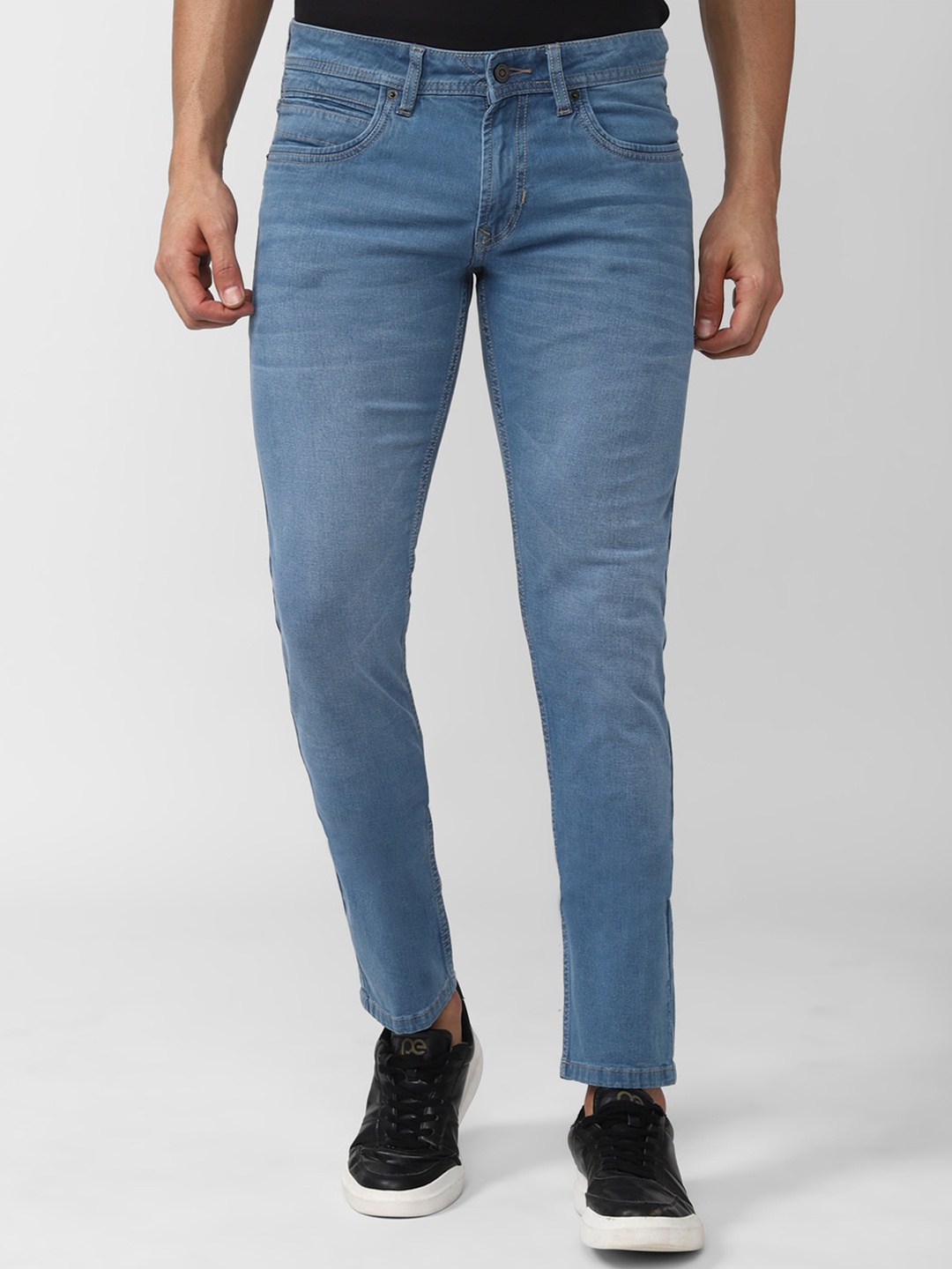 

Peter England Casuals Men Slim Fit Light Fade Jeans, Blue
