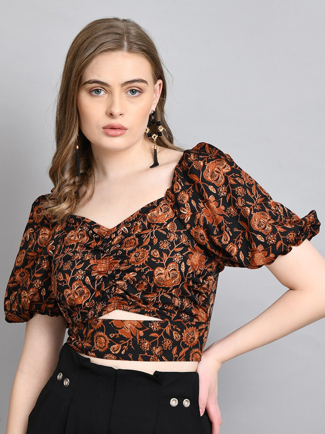 

PRETTY LOVING THING Floral Print Sweetheart Neck Crop Top, Black