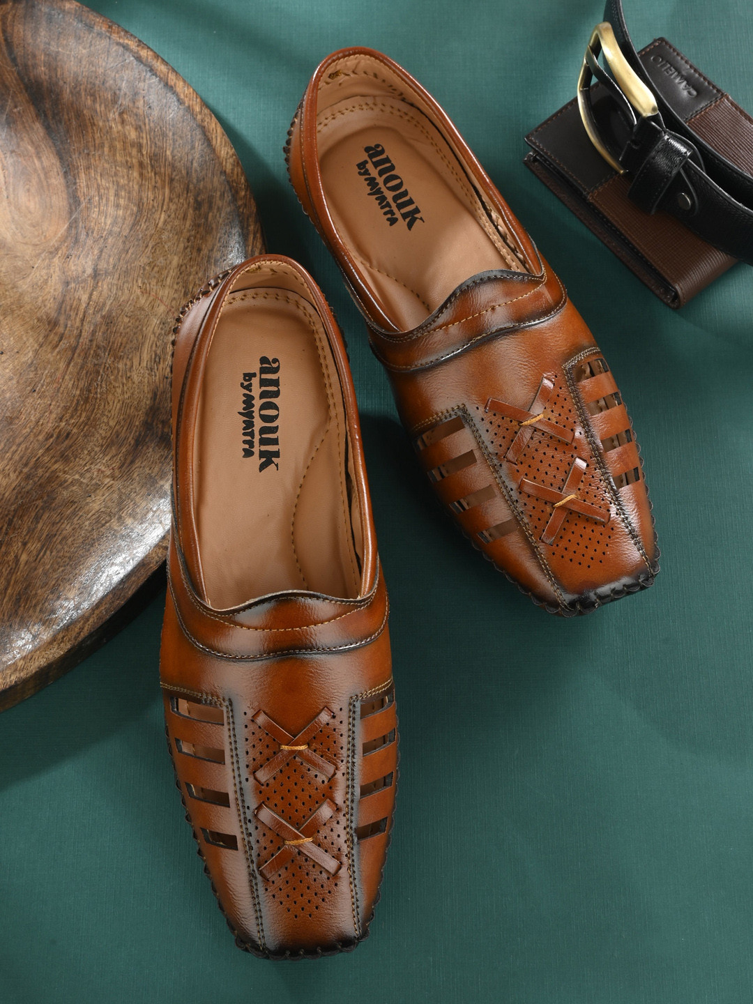 

Anouk Men Woven Design Mojaris, Tan