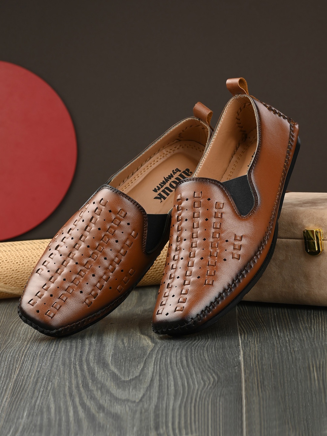 

Anouk Men Textured Leightweight Loafers, Tan