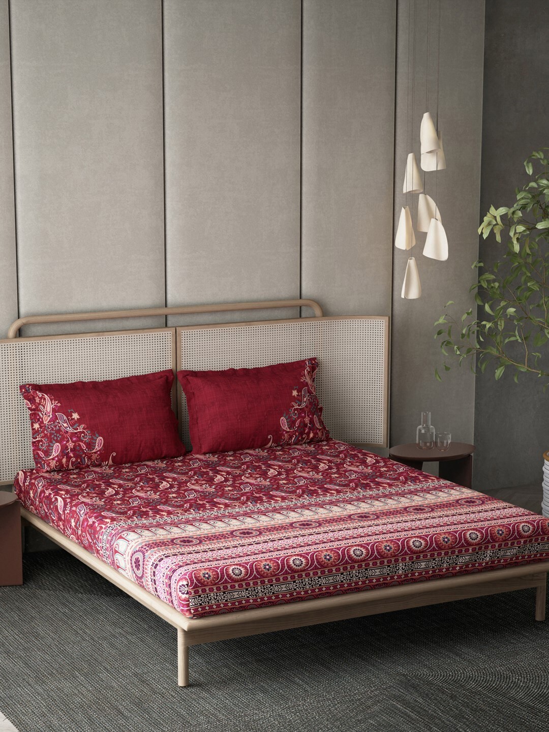 

DDecor Burgundy & Pink Ethnic Motifs 250 TC King Bedsheet with 2 Pillow Covers