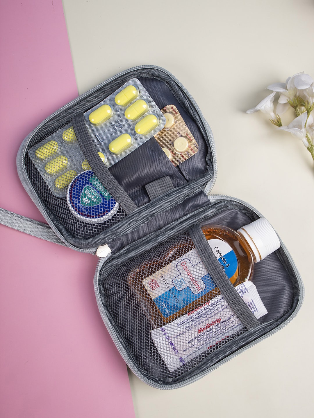 

Market99 Grey Durable & Reliable Empty First Aid Storage Pouch