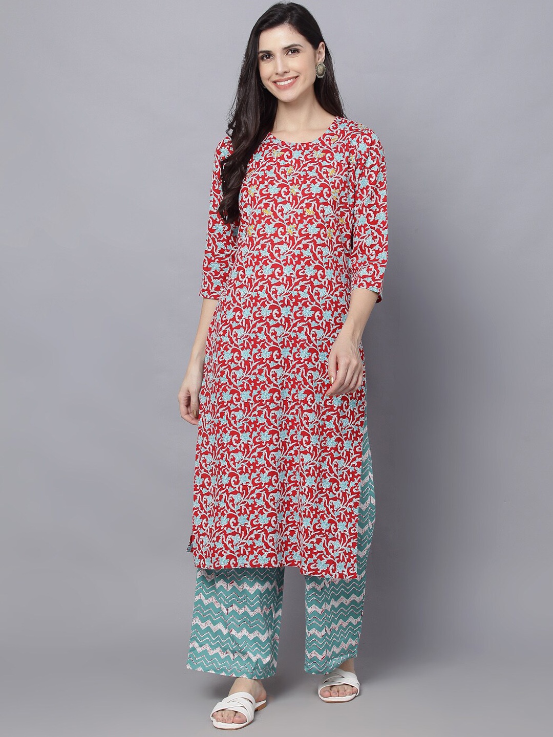 

MAAND Floral Printed Round Neck Kurta with Trousers, Maroon