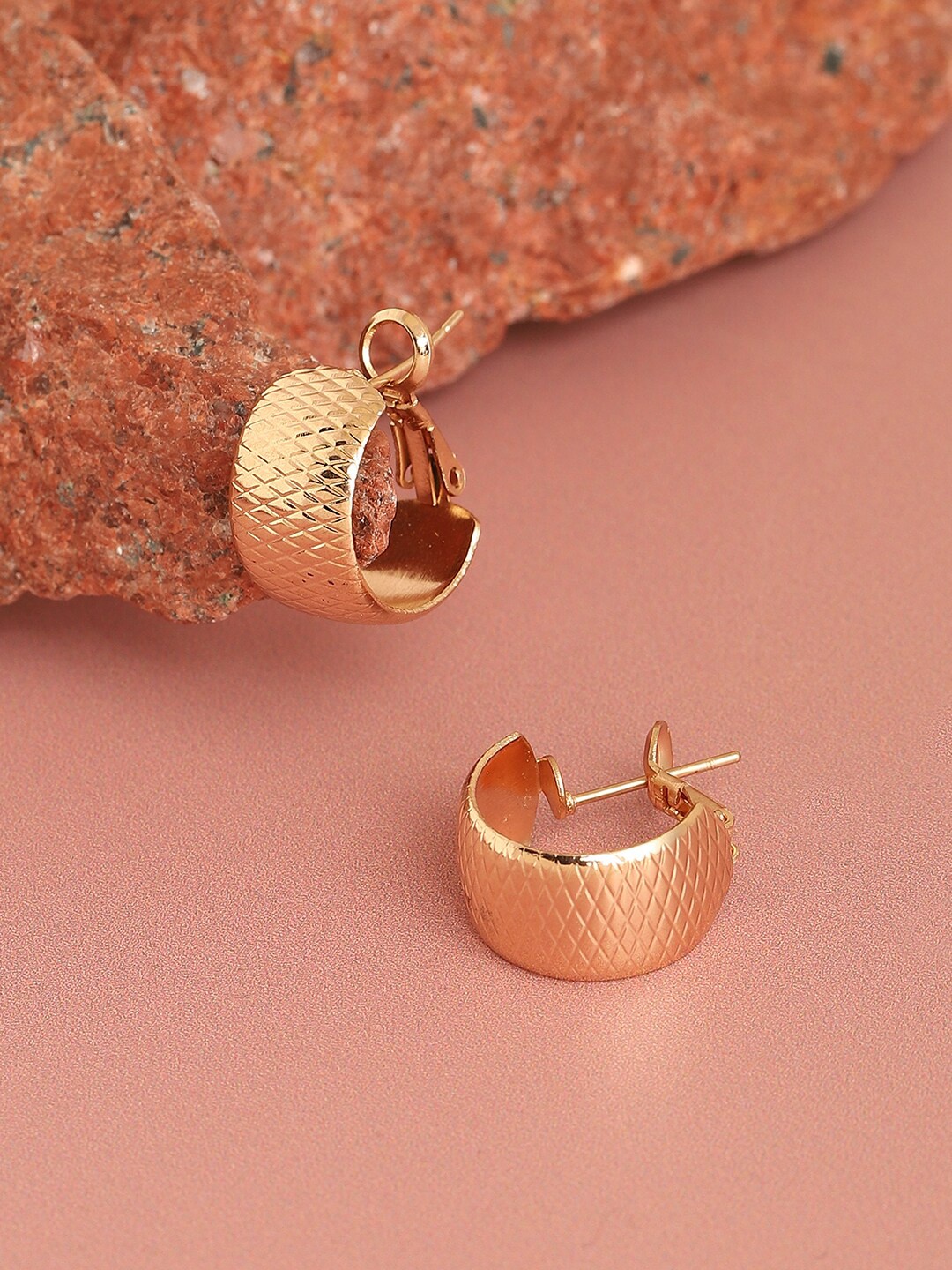 

SOHI Gold-Plated Circular Hoop Earrings