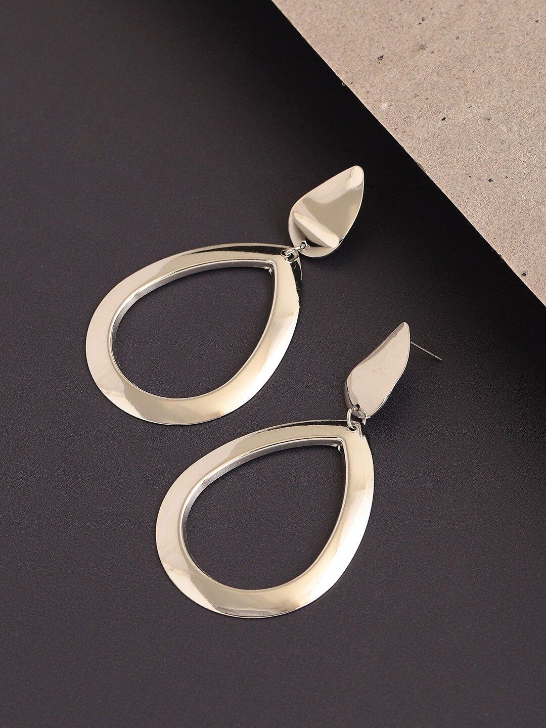 

SOHI Silver Plated Oval Drop Earrings