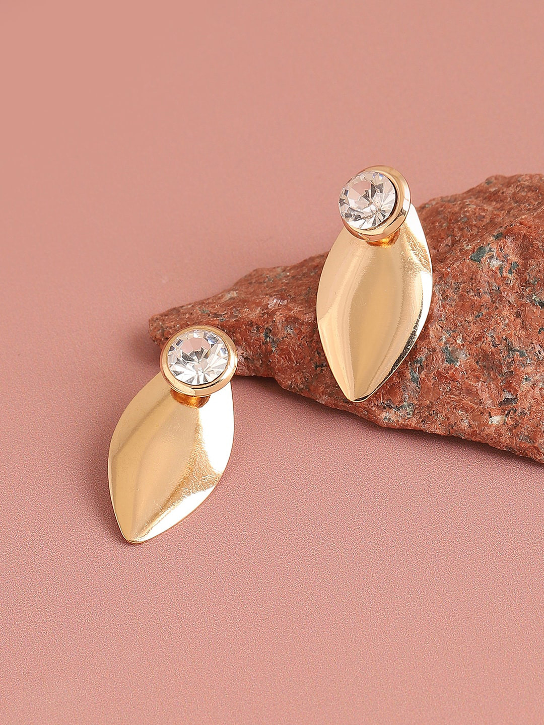 

SOHI Gold-Plated Contemporary Drop Earrings