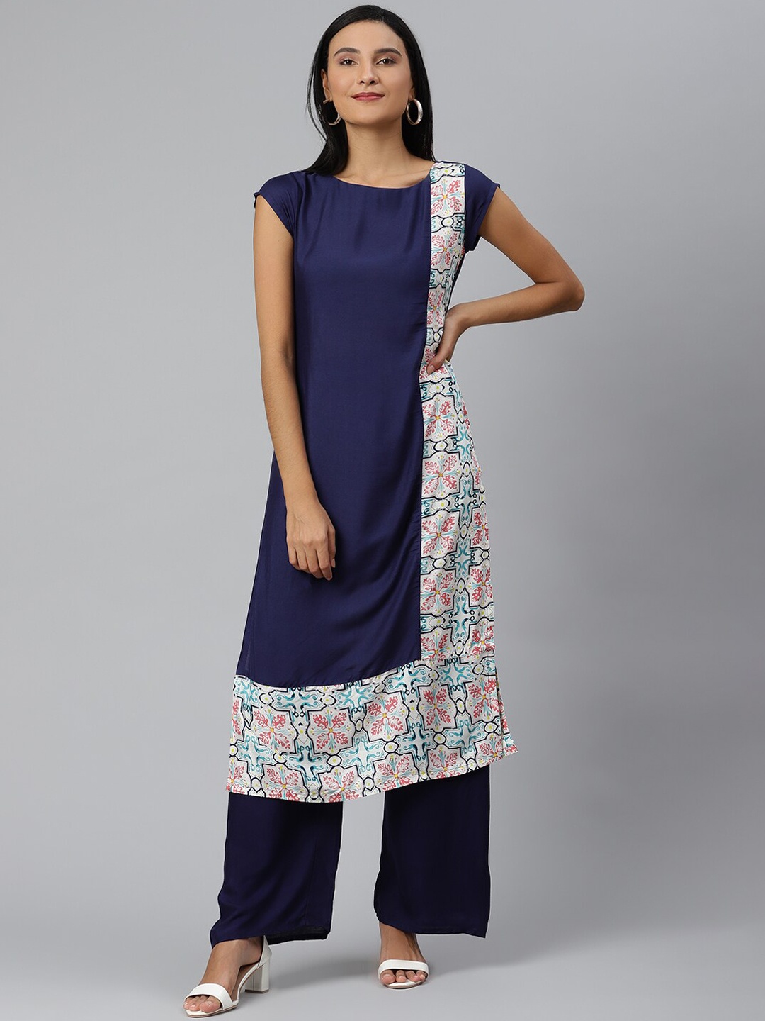 

Ives Geometric Printed Extended Sleeves Kurta, Navy blue