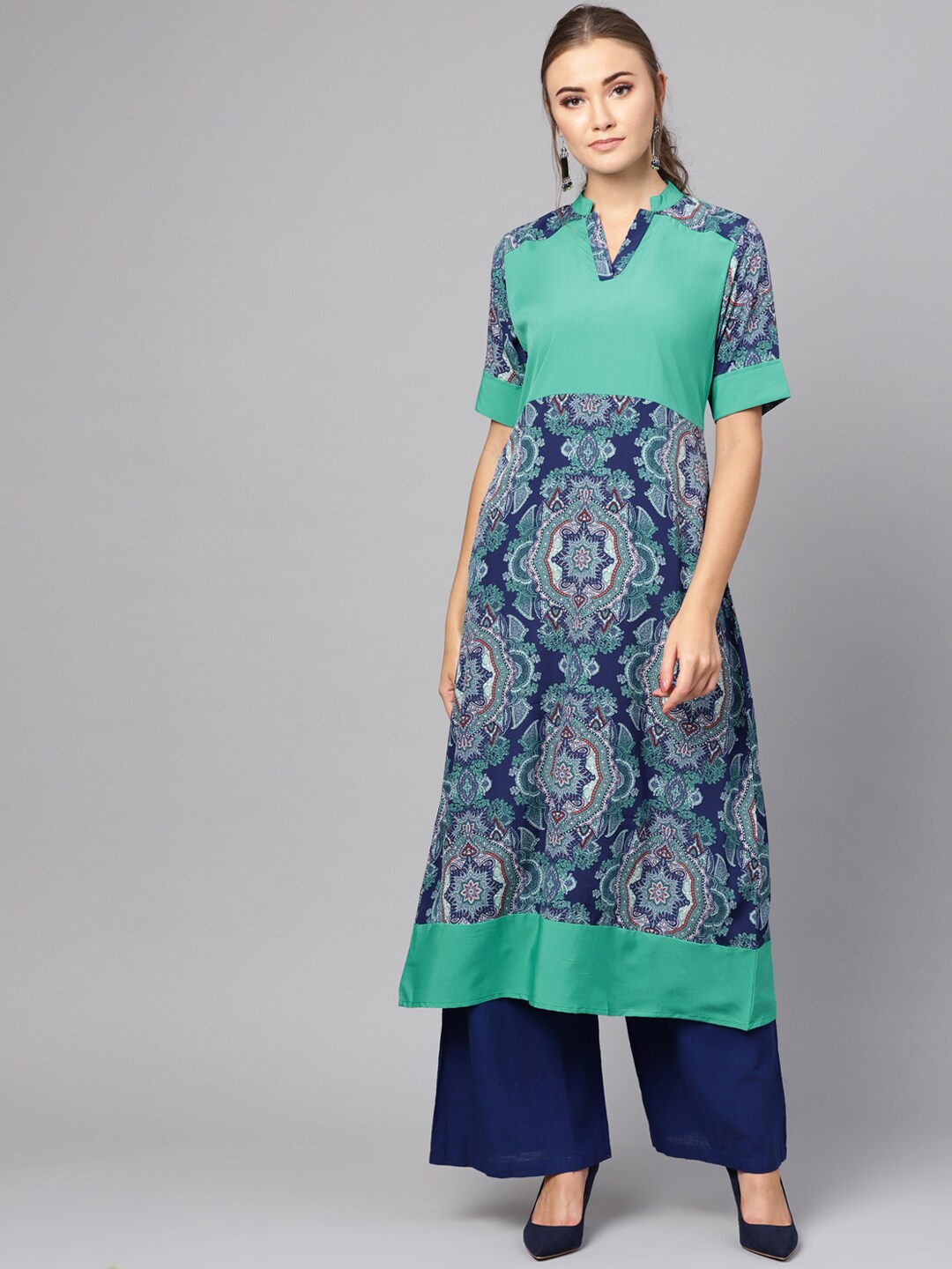 

Ives Printed Keyhole Neck Crepe Kurta, Navy blue