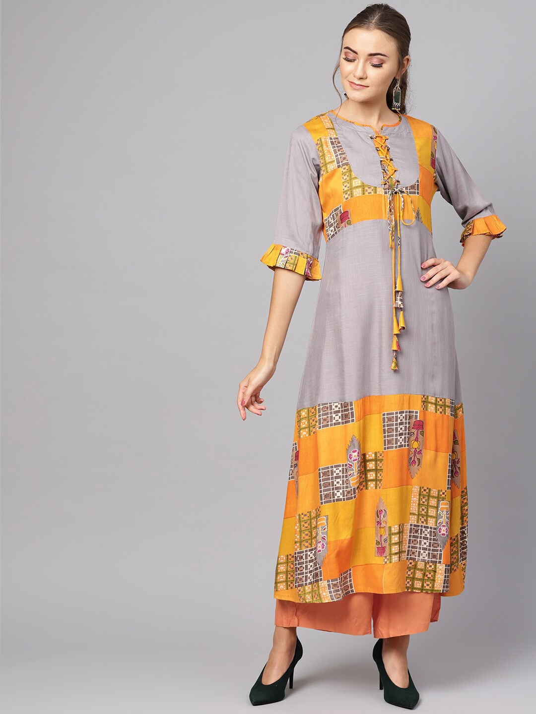 

Ives Floral Printed Notched Neck Kurta, Grey