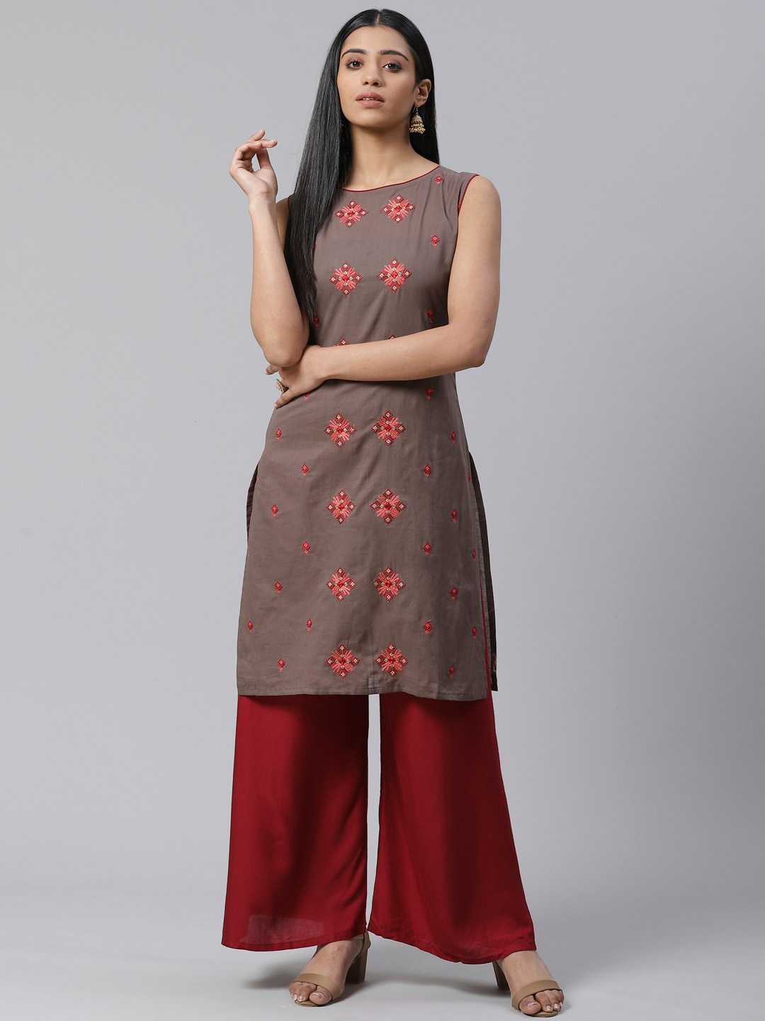 

Ives Ethnic Motifs Embroidered Thread Work Pure Cotton Kurta, Taupe