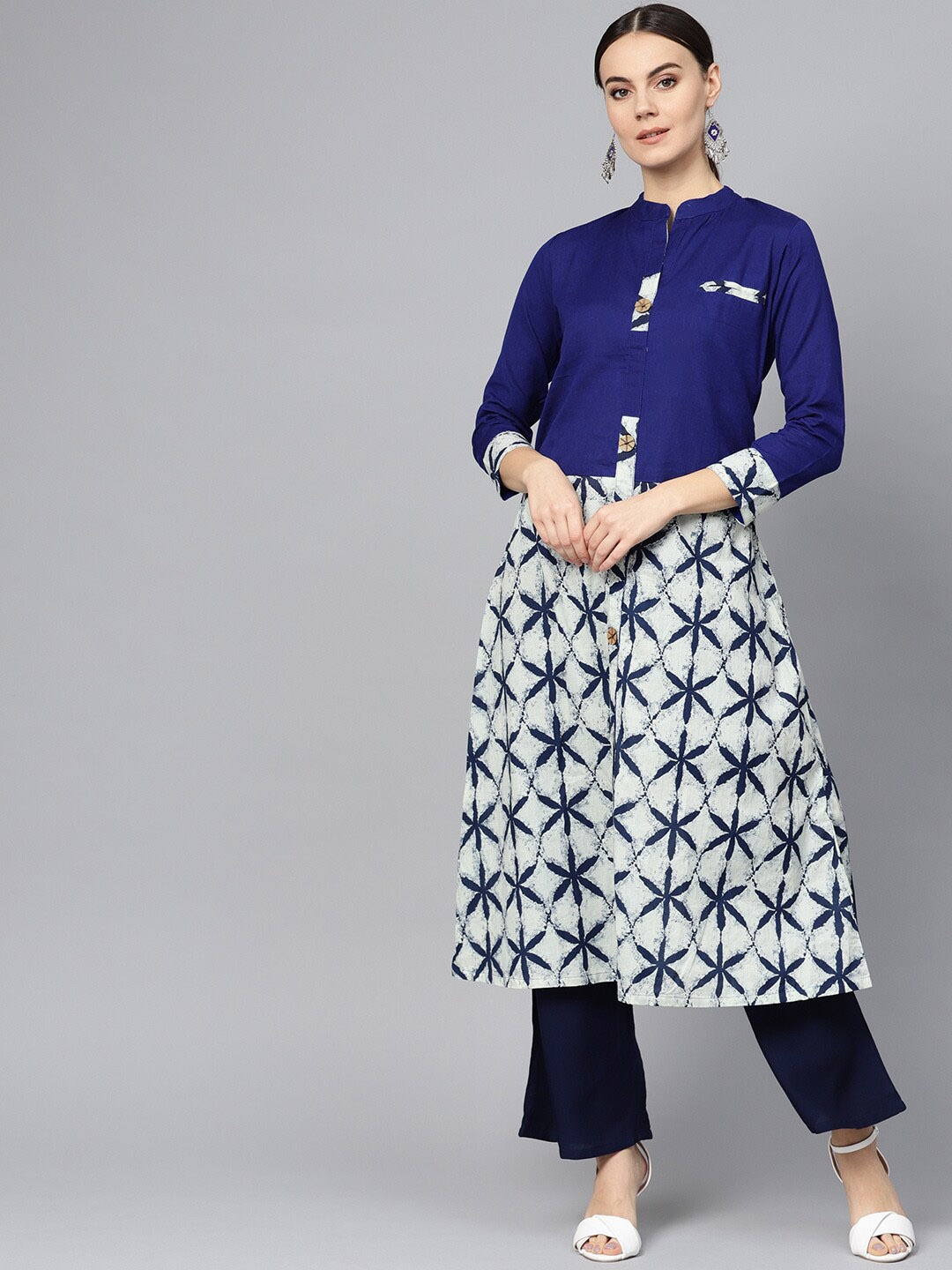 

Ives Cotton Geometric Printed Kurta, Navy blue