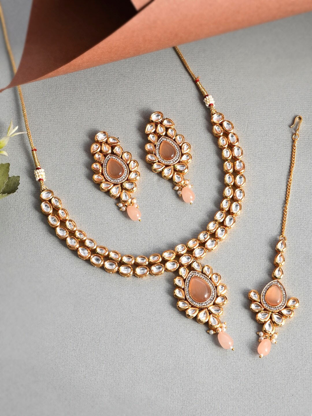 

Voylla Gold-Plated Kundan-Studded Jewellery Set