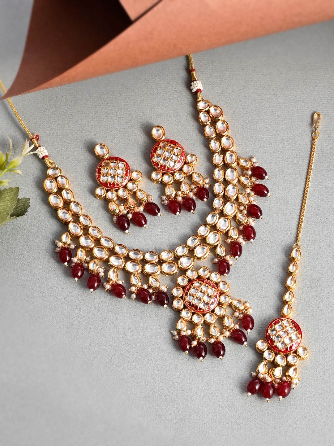 

Voylla Gold-Plated Kundan Studded & Beaded Jewellery Set