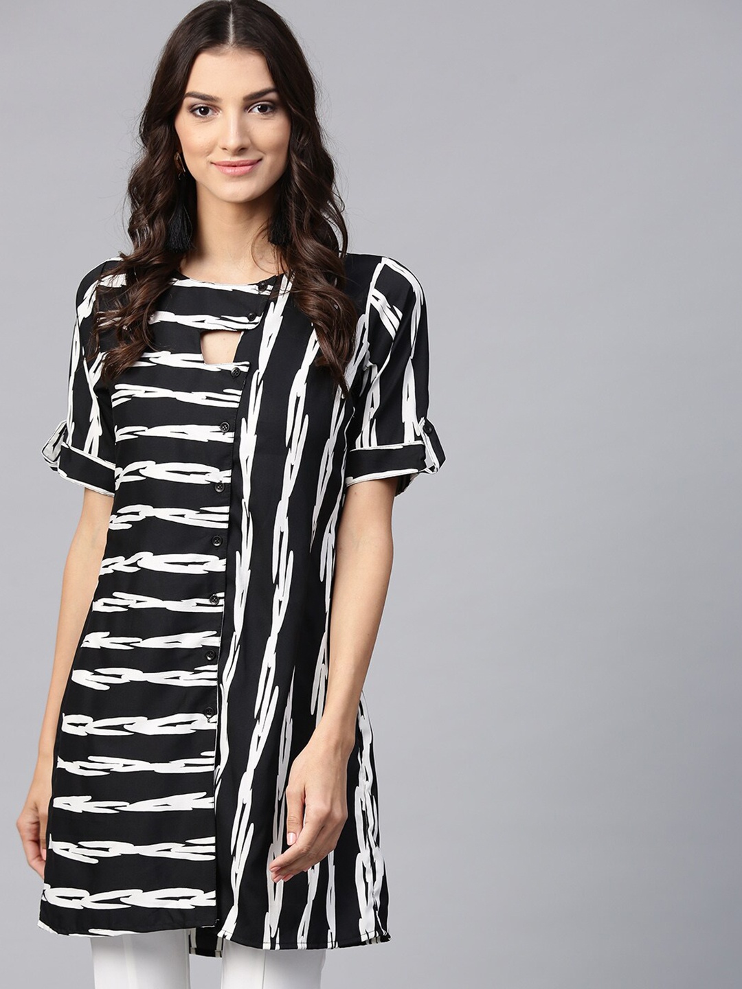 

Ives Striped Roll-Up Sleeves Monochrome Crepe Longline Top, Black
