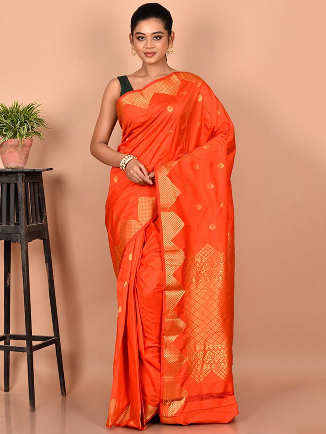 

AllSilks Rust & Gold-Toned Woven Design Zari Silk Blend Kanjeevaram Saree