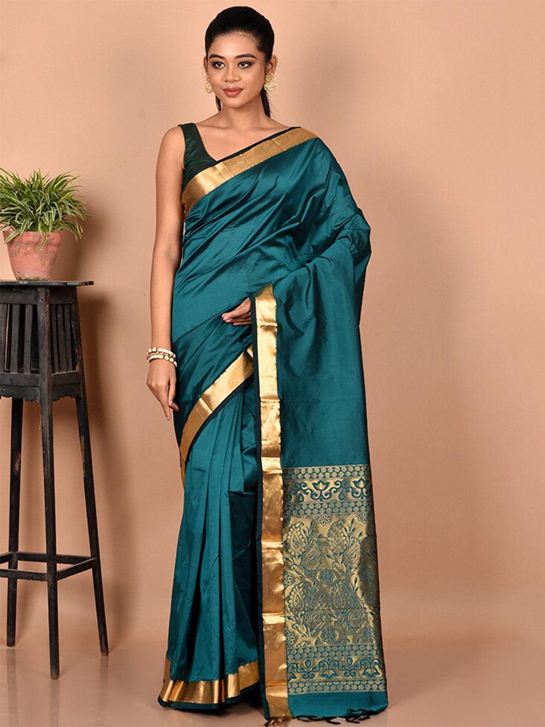 

AllSilks Zari Silk Blend Kanjeevaram Saree, Green