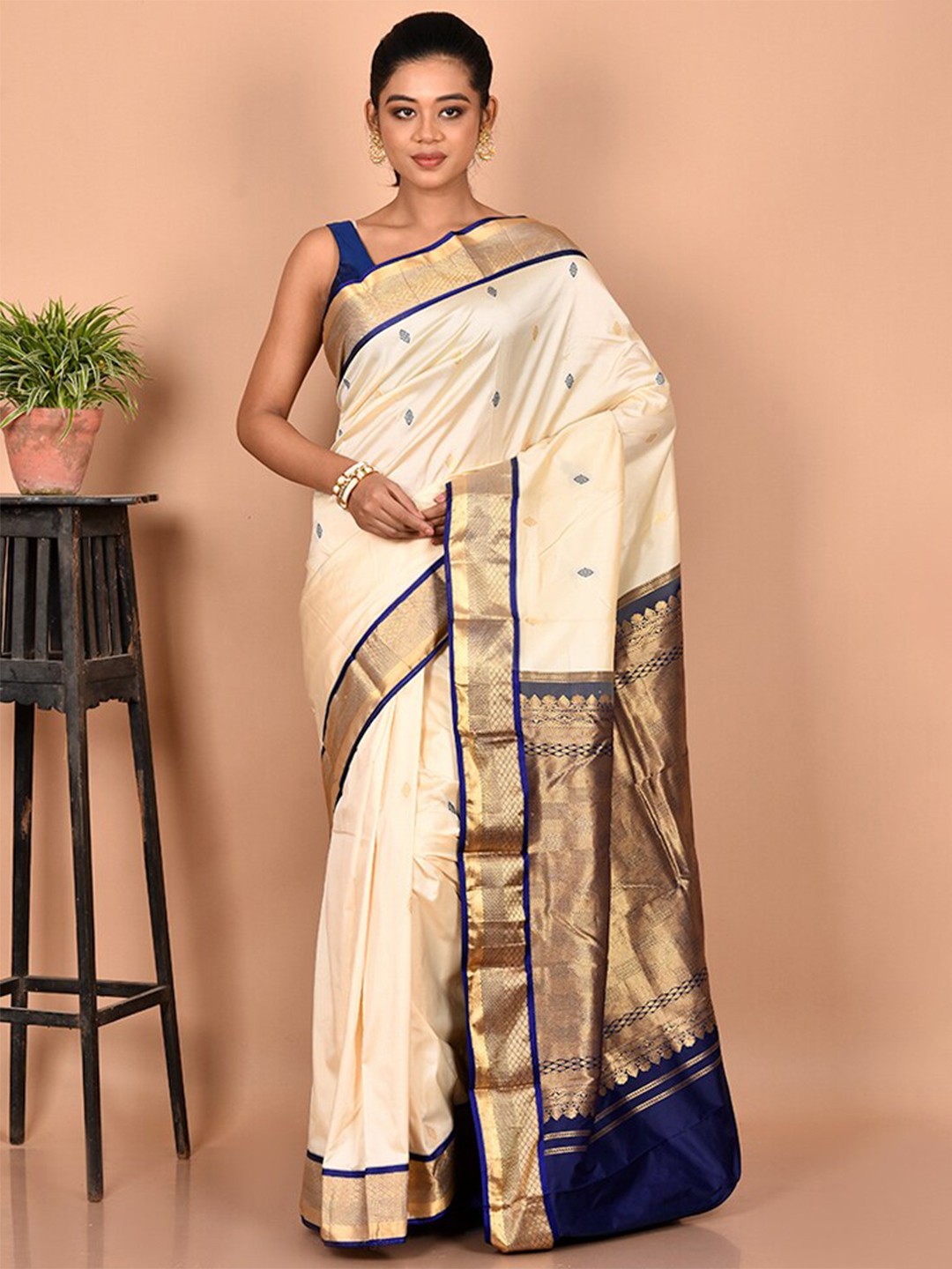 

AllSilks Woven Design Zari Silk Blend Kanjeevaram Saree, White