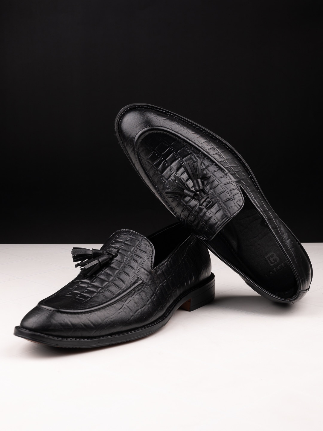 

LA BOTTE Men Woven Design Leather Driving Shoes, Black