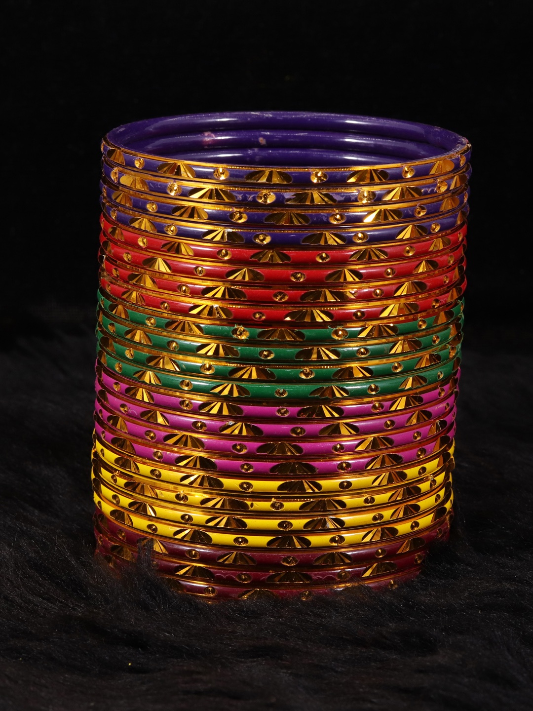 

NMII Cutting Pattern Glossy Finished Bangle Set, Multi