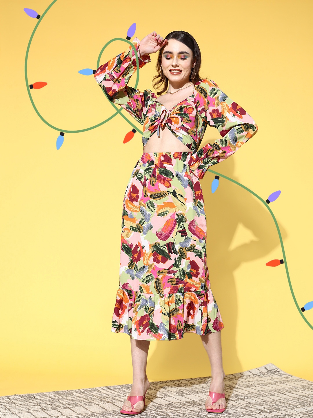 

Berrylush Pink & Multicoloured Crepe Sweetheart Neck Midi Dress With Cut-Out Detail