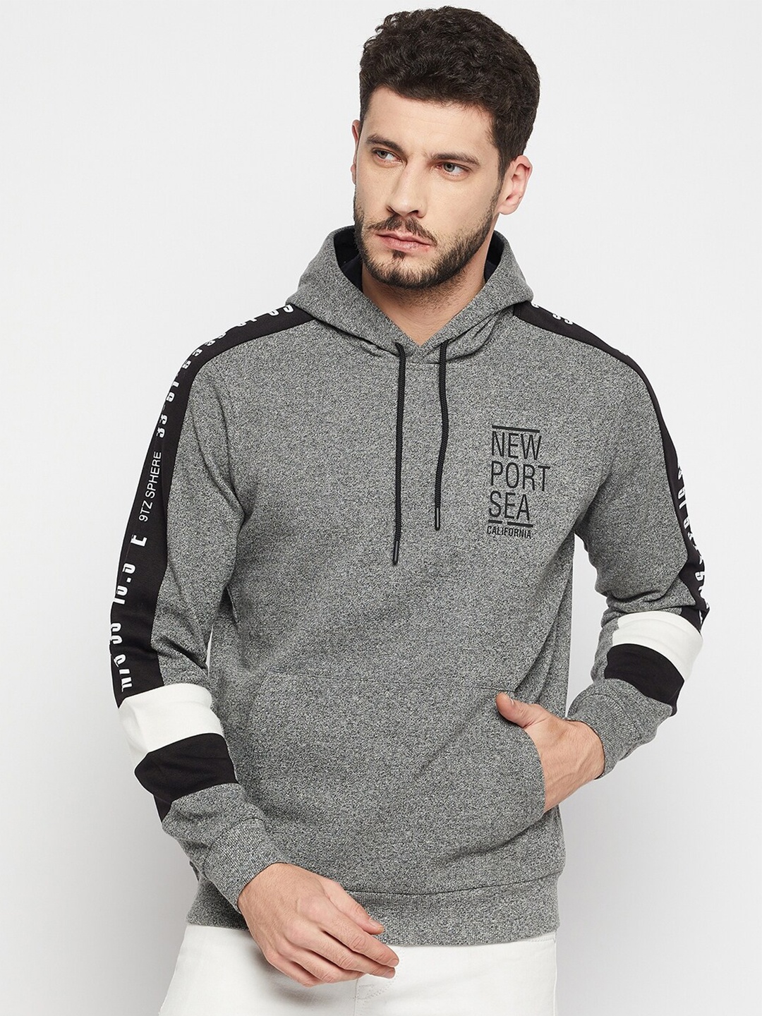 

QUBIC Men Black Cotton Printed Sweatshirt