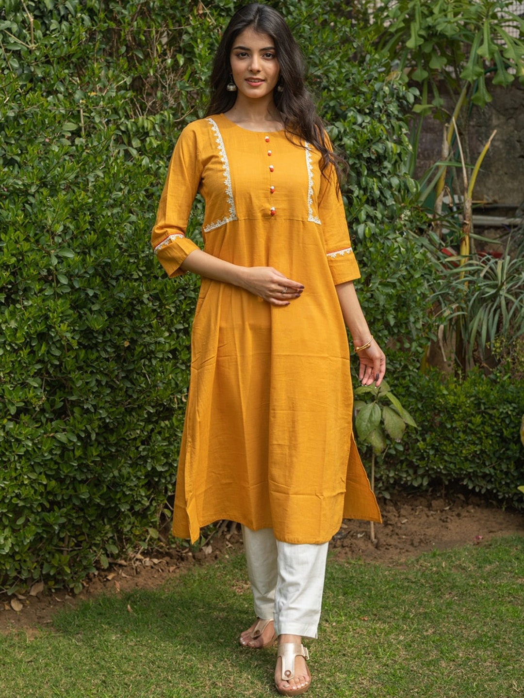 

NeshamaKurti Paisley Embroidered Thread Work Kurta, Mustard