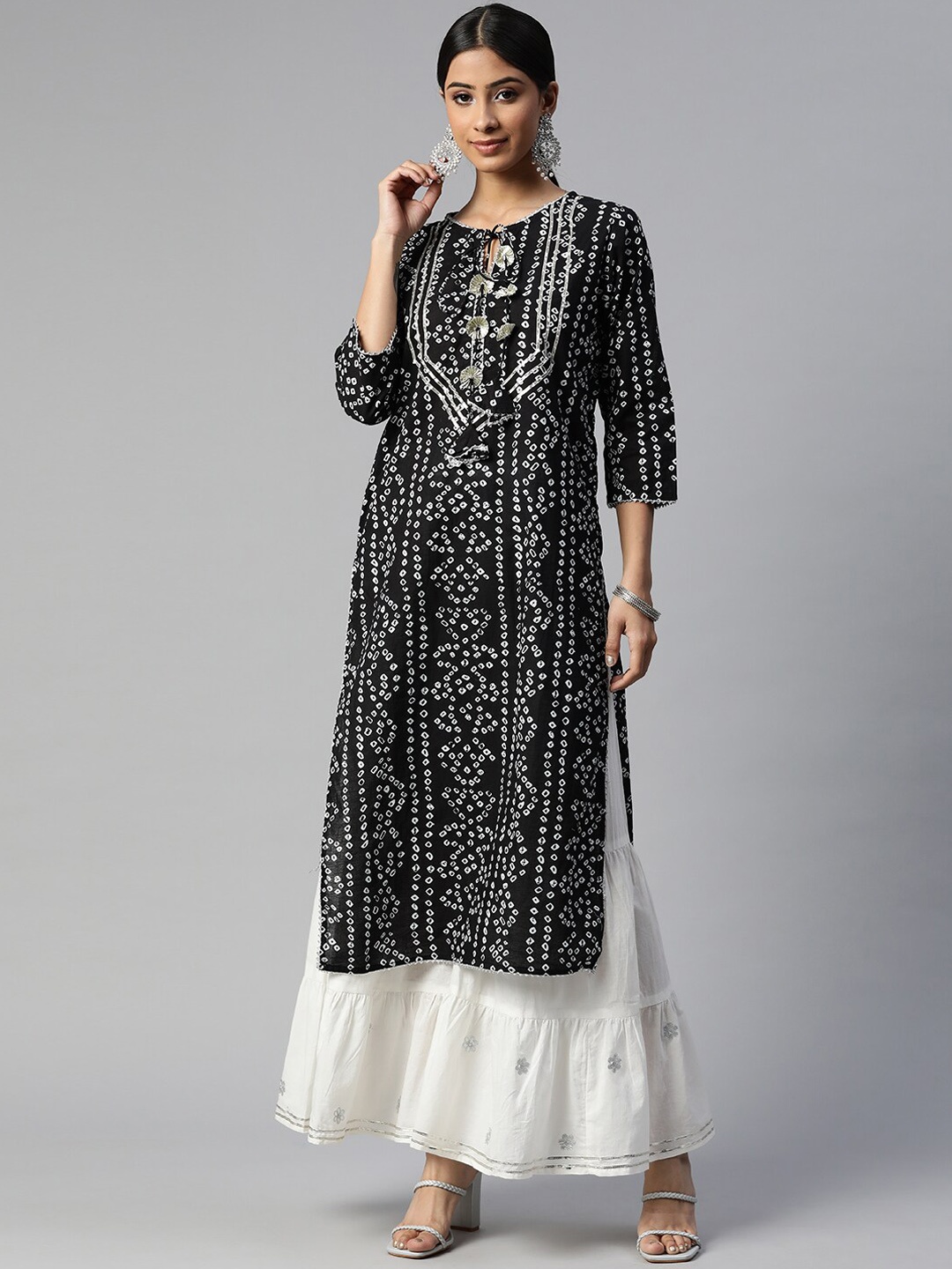 

NeshamaKurti Women Paisley Printed Mukaish Pure Cotton Kurta with Sharara, Black