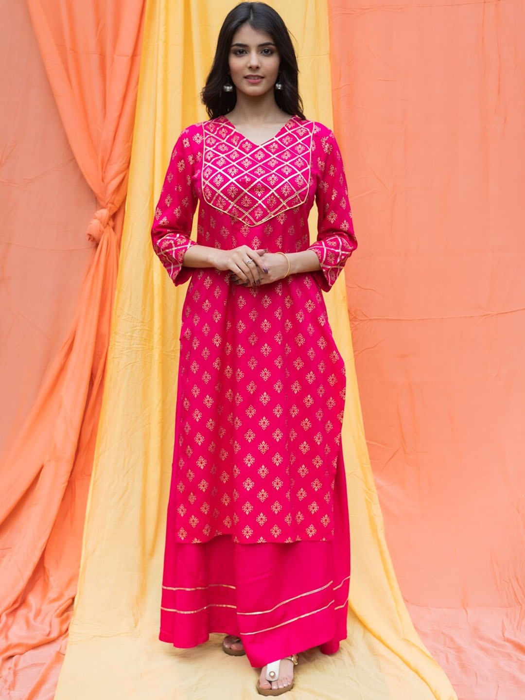

NeshamaKurti Women Floral Printed Mukaish Kurta with Skirt, Pink