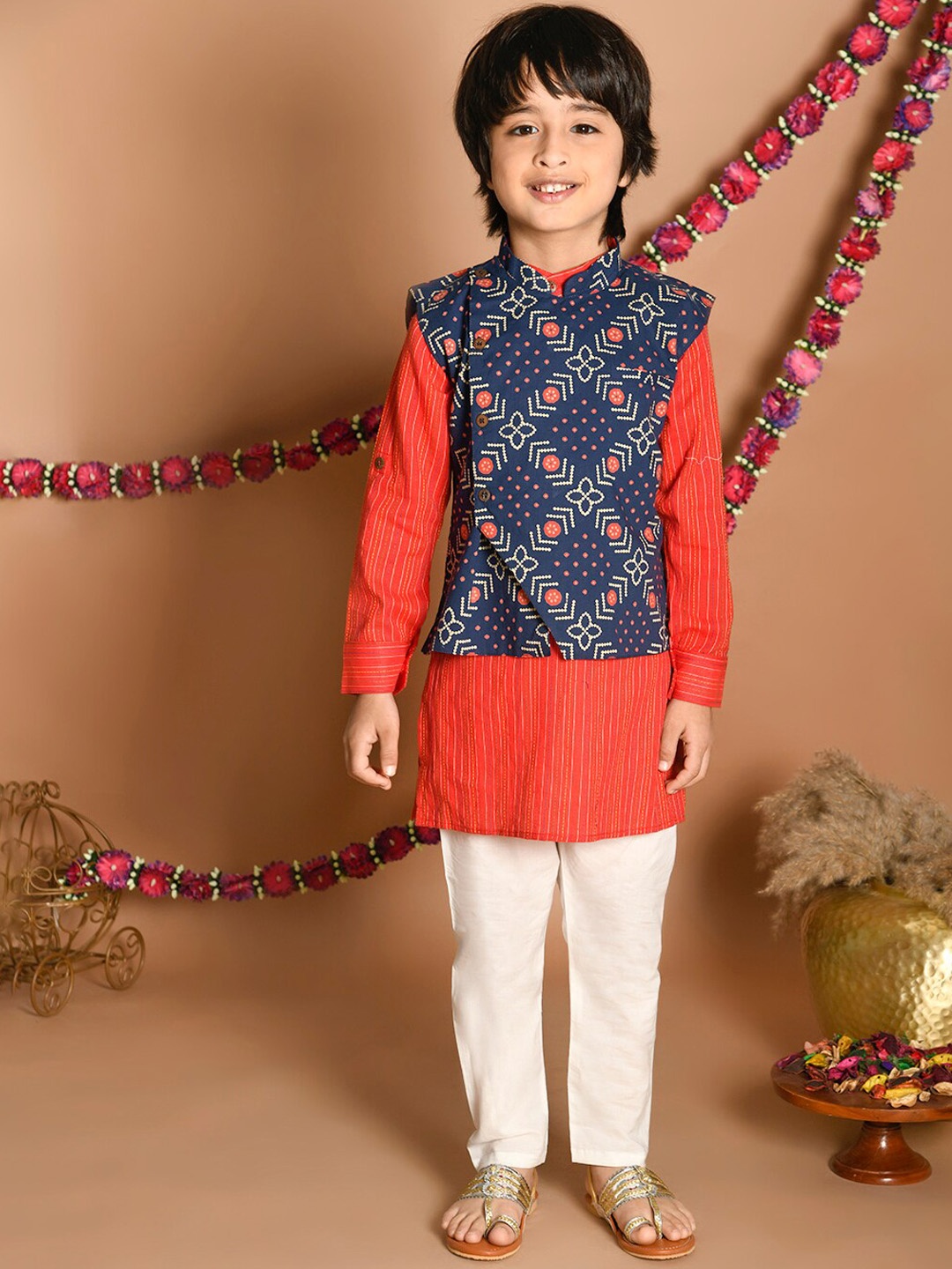 

LIL PITAARA Ethnic Motifs Printed Pure Cotton Kurta & Pyjamas With Nehru Jacket, Red