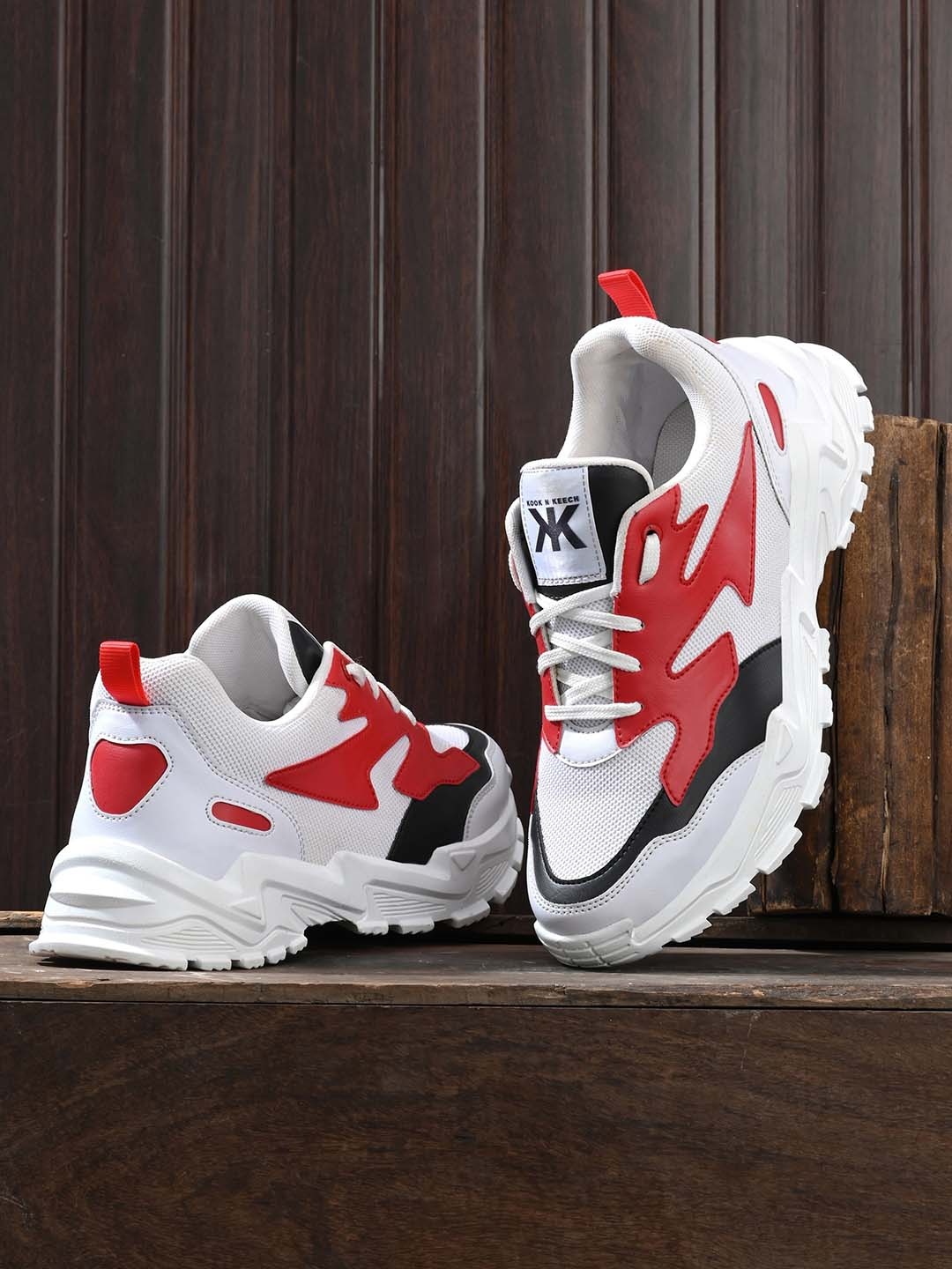 

Kook N Keech Men Colourblocked Sneakers, Red