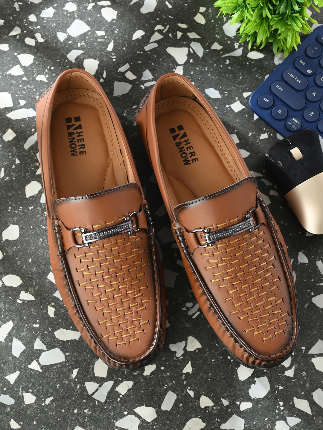 

HERE&NOW Men Textured Loafers, Tan