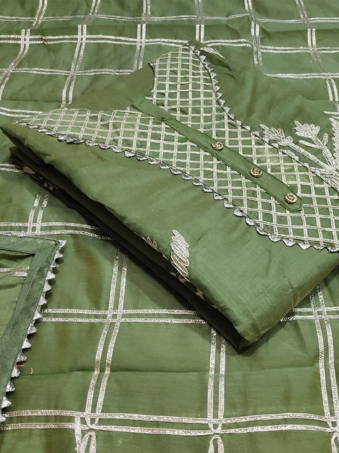 

KALINI Green & White Unstitched Dress Material