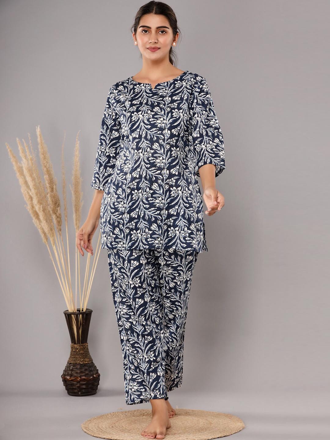 

ROOPWATI FASHION Women Printed Pure Cotton Night Suit, Navy blue