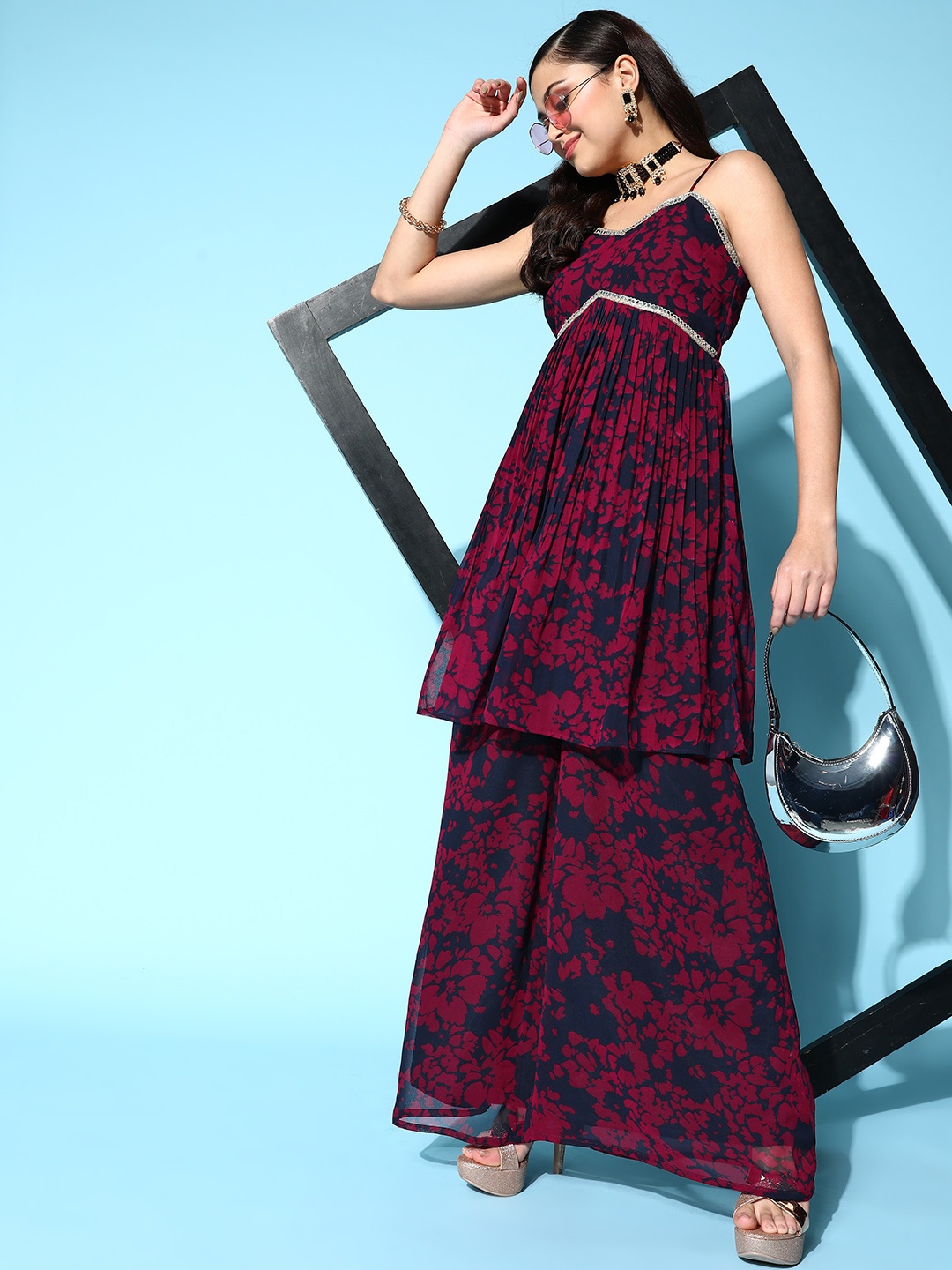

Inddus Women Floral Printed Thread Work Kurti With Palazzos, Maroon